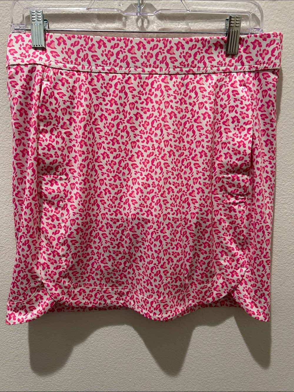 Belyn-Key Pink Leopard-Print Skorts